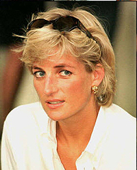 Diana ando’ con Freddy Mercury in un bar gay vestita da uomo Diana ando’ con Freddy Mercury in un bar gay vestita da uomo
