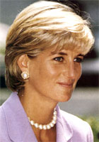 Diana ando’ con Freddy Mercury in un bar gay vestita da uomo Diana ando’ con Freddy Mercury in un bar gay vestita da uomo