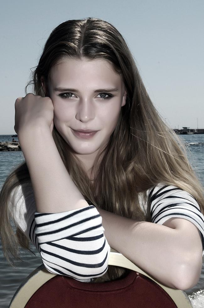 Gaia Weiss si racconta: “Nella vita sono una donna passionale, non  come Beatrice”