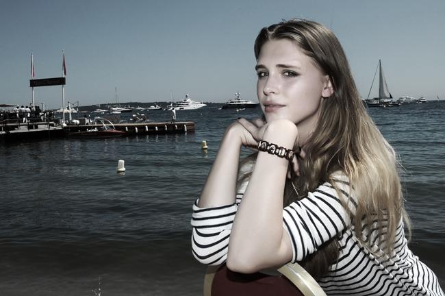 Gaia Weiss si racconta: “Nella vita sono una donna passionale, non  come Beatrice”