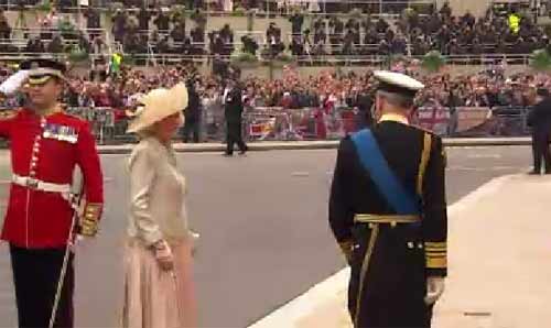 A Glasgow bimba respinge bacio del principe William A Glasgow bimba respinge bacio del principe William