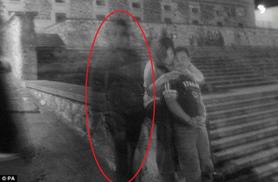 Fantasma nel castello di Trani, squadra speciale al lavoro con urgenza