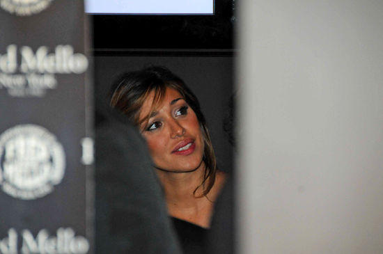 Belen Rodriguez esce dall’ospedale con Santiago. Selvaggia Lucarelli mostra il “volto” del piccolo