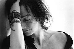 Gianna Nannini confessa: “E’ vero sono andata a letto con otto uomini contemporaneamente” Gianna Nannini confessa: “E’ vero sono andata a letto con otto uomini contemporaneamente”