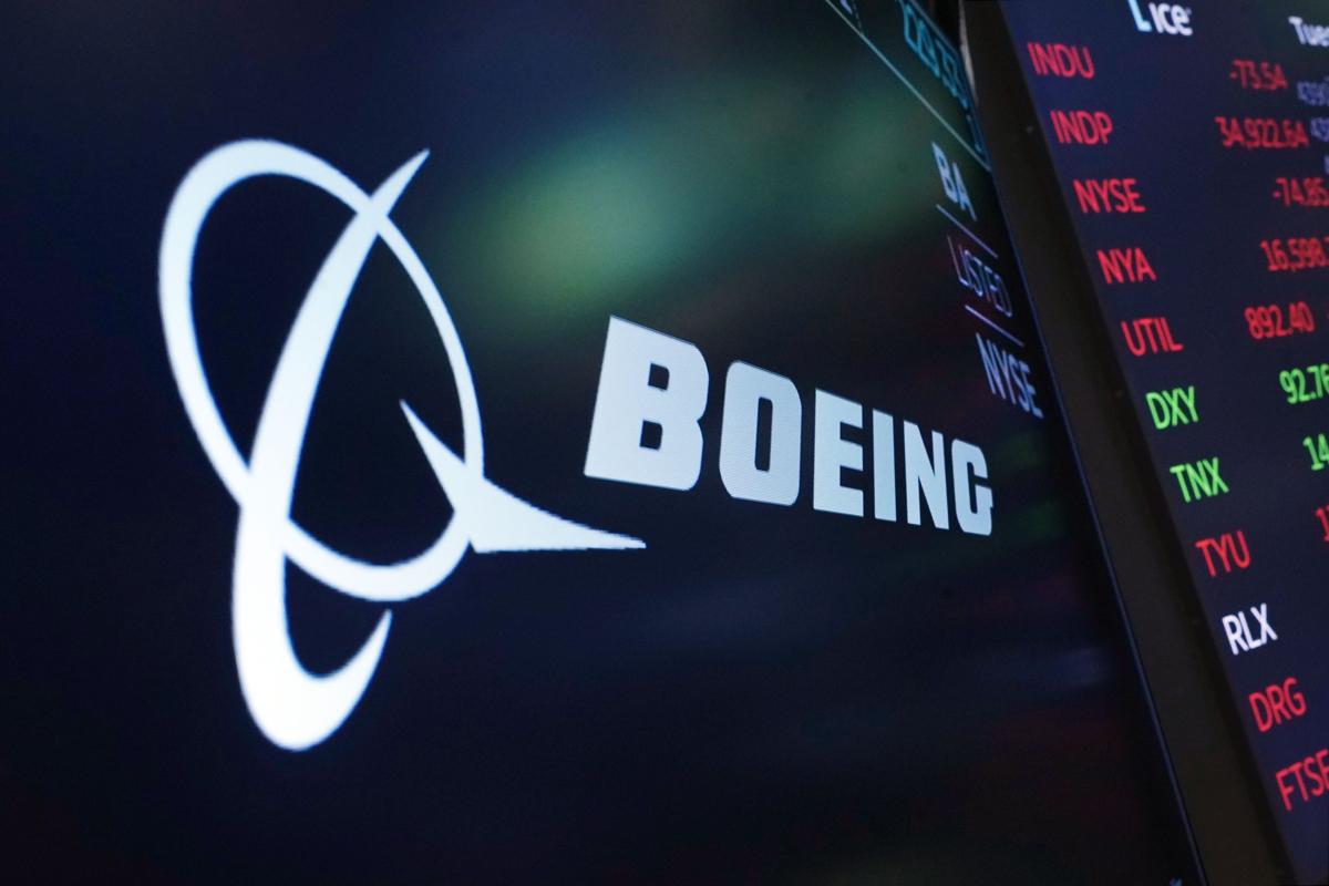 Difetti al timone, 787 a rischio. Su Boeing una zavorra da 10 mln di dollari Difetti al timone, 787 a rischio. Su Boeing una zavorra da 10 mln di dollari