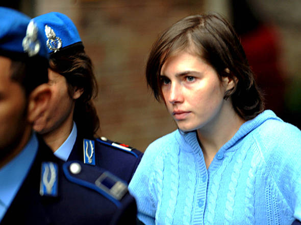 Amanda racconta il carcere italiano. “Un inferno, il secondino voleva fare sesso con me”