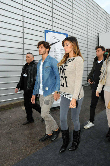 Belen Rodriguez pubblica su Facebook la prima foto di Santiago e torna sexy dopo la gravidanza Belen Rodriguez pubblica su Facebook la prima foto di Santiago e torna sexy dopo la gravidanza