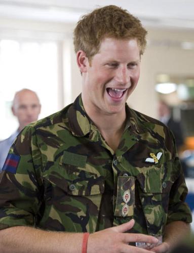 Il principe Harry vuole sposarsi, ma la fidanzata preferisce fare carriera