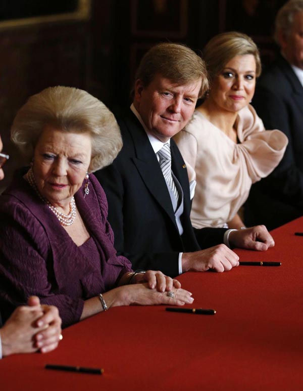 Olanda, Guglielmo Alessandro nuovo re succede a Madre Beatrice Olanda, Guglielmo Alessandro nuovo re succede a Madre Beatrice