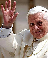 Ratzinger fa ritorno in Vaticano. Rumors: ma c’è chi parla di “crollo fisico” Ratzinger fa ritorno in Vaticano. Rumors: ma c’è chi parla di “crollo fisico”