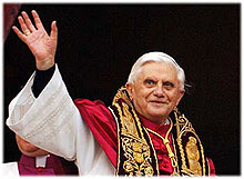 Ratzinger fa ritorno in Vaticano. Rumors: ma c’è chi parla di “crollo fisico” Ratzinger fa ritorno in Vaticano. Rumors: ma c’è chi parla di “crollo fisico”