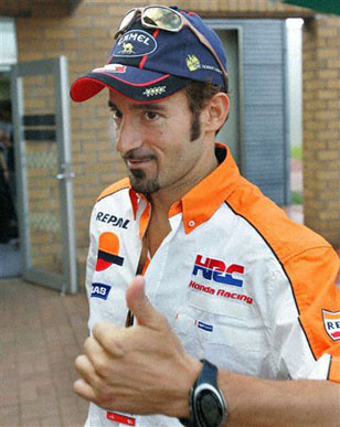 Max Biaggi, amore al capolinea: è finita la storia con Eleonora Pedron Max Biaggi, amore al capolinea: è finita la storia con Eleonora Pedron