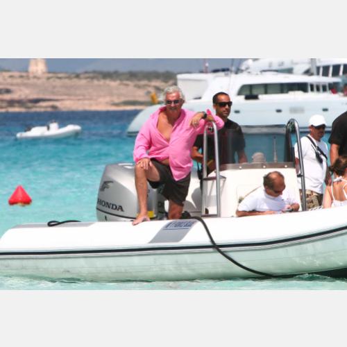 Chiesto rinvio a giudizio per Flavio Briatore nell’inchiesta sul maxiyacht “Force Blue”