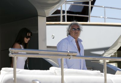 Chiesto rinvio a giudizio per Flavio Briatore nell’inchiesta sul maxiyacht “Force Blue”