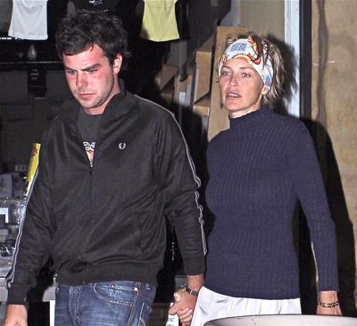 Sharon Stone rivela: “Sono tornata dall’aldilà” Sharon Stone rivela: “Sono tornata dall’aldilà”