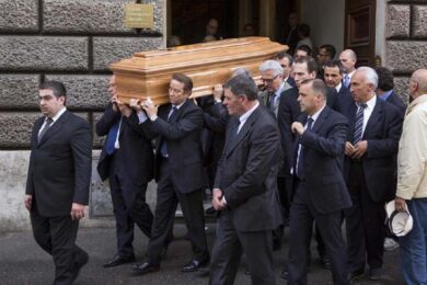 Funerali di Andreotti. Applausi in chiesa