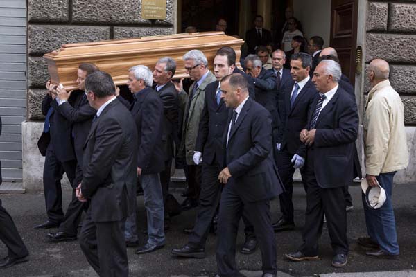 Funerali di Andreotti. Applausi in chiesa