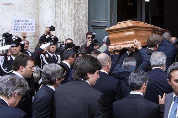 Funerali di Andreotti. Applausi in chiesa