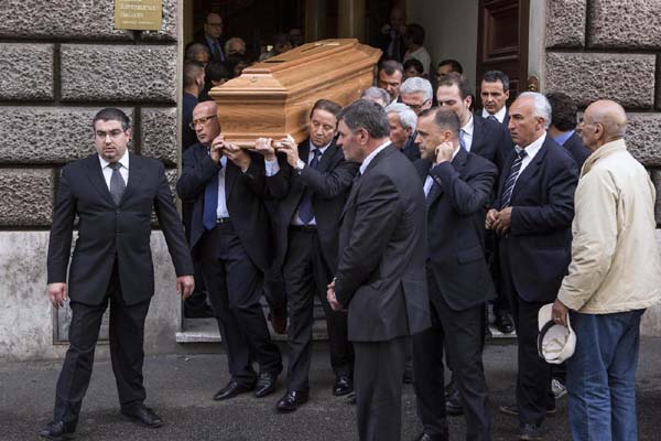 Funerali di Andreotti. Applausi in chiesa
