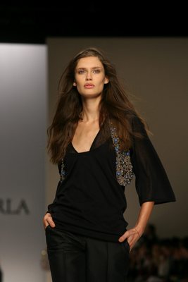 Calzedonia, trattative sotto il vestito. Obiettivo La Perla per puntare al lusso Calzedonia, trattative sotto il vestito. Obiettivo La Perla per puntare al lusso