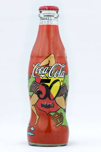 Dopo 127 anni la Coca Cola cambia logo