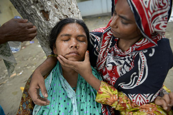 Bangladesh, estratta viva dopo 17 giorni Bangladesh, estratta viva dopo 17 giorni