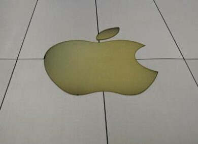 Dipendente Apple lavora 20 minuti in più. Ora rischia il licenziamento