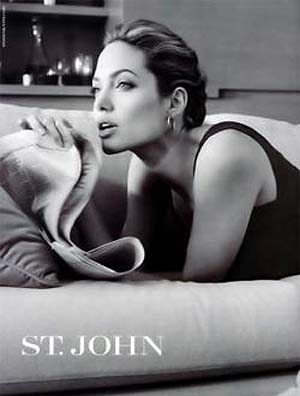 Angelina Jolie si è fatta asportare entrambi i seni: “Rischiavo il cancro”