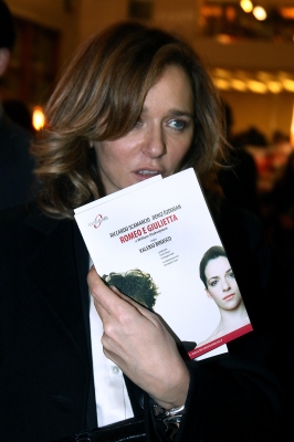 Miele alla conquista di Cannes: Valeria Golino presenta il suo primo film ad Affaritaliani.it Miele alla conquista di Cannes: Valeria Golino presenta il suo primo film ad Affaritaliani.it