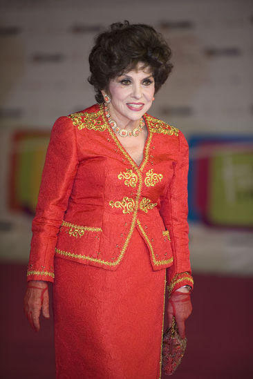 Asta record per gli orecchini della Lollobrigida, battuta Liz Taylor Asta record per gli orecchini della Lollobrigida, battuta Liz Taylor