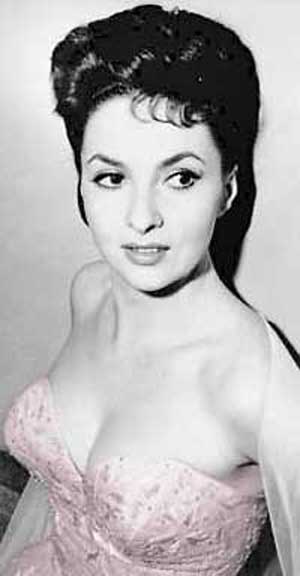 Asta record per gli orecchini della Lollobrigida, battuta Liz Taylor Asta record per gli orecchini della Lollobrigida, battuta Liz Taylor