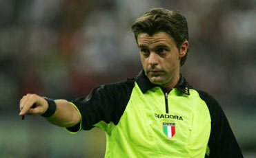 Anche l’Italia in finale di Champions. Ecco chi è Nicola Rizzoli, l’arbitro di Bayern-Borussia