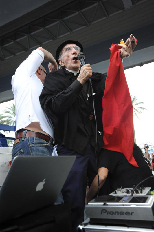 Genova, l’ultimo saluto a Don Gallo Genova, l’ultimo saluto a Don Gallo