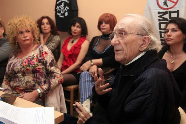 Genova, l’ultimo saluto a Don Gallo Genova, l’ultimo saluto a Don Gallo