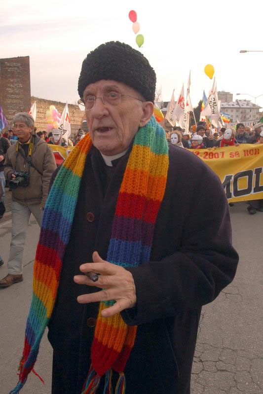 Genova, l’ultimo saluto a Don Gallo Genova, l’ultimo saluto a Don Gallo