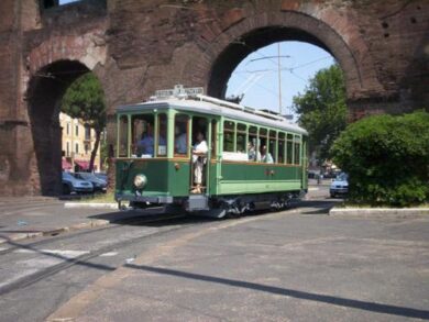 Addio tram: arriva l’autobus elettrico