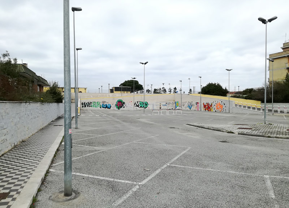 Torna a casa con i cani: giustiziato. Un solo colpo di pistola alla testa Torna a casa con i cani: giustiziato. Un solo colpo di pistola alla testa