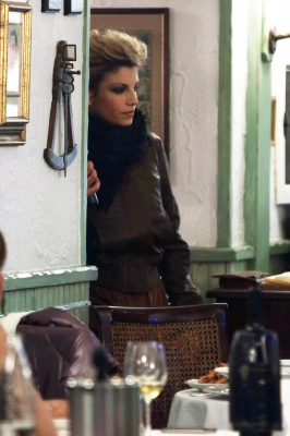 Emma Marrone è innamorata di Marco Bocci: effusioni hot in pubblico