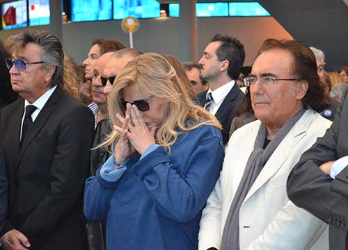 ll Divino Amore saluta Little Tony. Folla, Ferrari, vip e note di “cuore matto” ll Divino Amore saluta Little Tony. Folla, Ferrari, vip e note di “cuore matto”