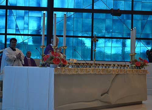 ll Divino Amore saluta Little Tony. Folla, Ferrari, vip e note di “cuore matto” ll Divino Amore saluta Little Tony. Folla, Ferrari, vip e note di “cuore matto”