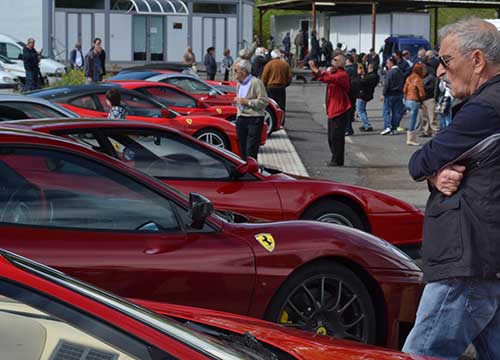 ll Divino Amore saluta Little Tony. Folla, Ferrari, vip e note di “cuore matto” ll Divino Amore saluta Little Tony. Folla, Ferrari, vip e note di “cuore matto”