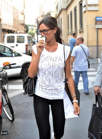 Minetti, palpatine hot in pubblico. Ma con Guè è già finita