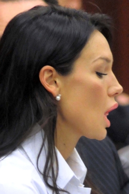 Minetti, palpatine hot in pubblico. Ma con Guè è già finita