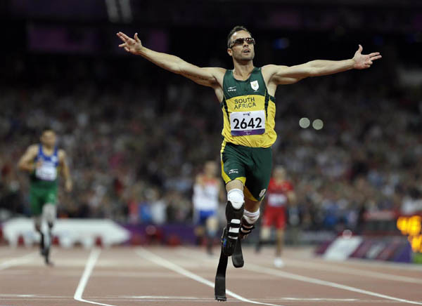 Pistorius, scandalo sulle foto del delitto. A 14 anni Reeva disegnò la sua morte Pistorius, scandalo sulle foto del delitto. A 14 anni Reeva disegnò la sua morte