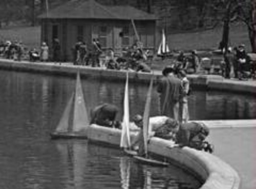 Stefano e Silvia Lucchini portano nella Grande Mela la mostra “New York. Nato nel passato” Stefano e Silvia Lucchini portano nella Grande Mela la mostra “New York. Nato nel passato”