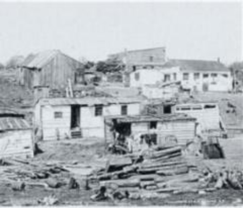 Stefano e Silvia Lucchini portano nella Grande Mela la mostra “New York. Nato nel passato” Stefano e Silvia Lucchini portano nella Grande Mela la mostra “New York. Nato nel passato”