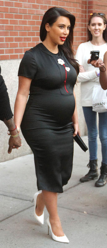 Kim Kardashian diventa una statua: “Incinta è l’ultimo simbolo della fertilità” Kim Kardashian diventa una statua: “Incinta è l’ultimo simbolo della fertilità”