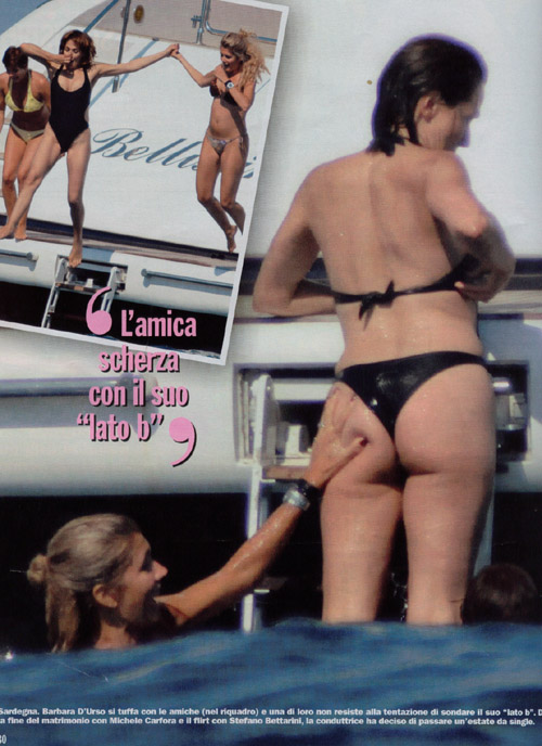 Barbara D’Urso si spoglia: scollatura sexy sui social Barbara D’Urso si spoglia: scollatura sexy sui social