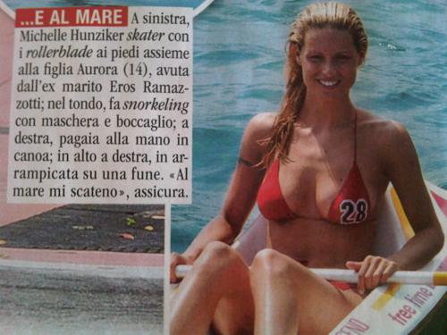 Michelle mostra il pancino: bikini e curve in vista per la Hunziker Michelle mostra il pancino: bikini e curve in vista per la Hunziker