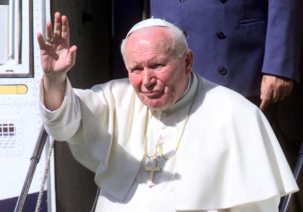 “Quello di Wojtila è un miracolo”: Giovanni Paolo II sarà Santo “Quello di Wojtila è un miracolo”: Giovanni Paolo II sarà Santo